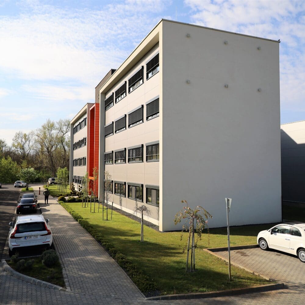 IV. kerületi Ipari parkban, 175 négyzetméter földszinti iroda, azonnali költözéssel kiadó